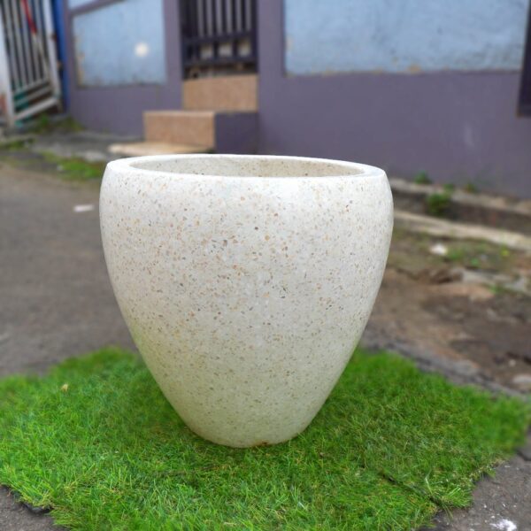 Pot Terrazzo Tipe Telur - Image 2