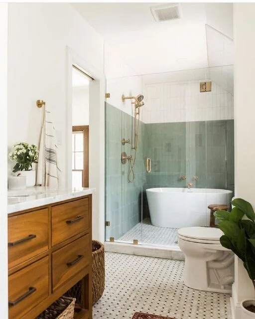 Kamar Mandi Bathtub dan Shower