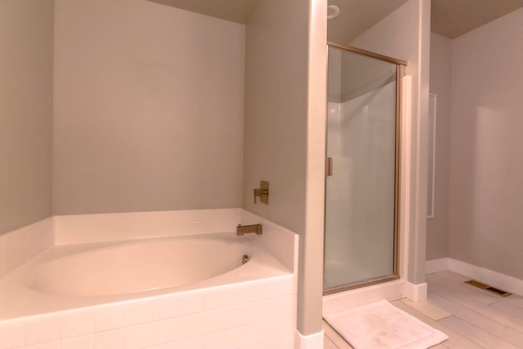 Ukuran kamar mandi dengan bathtub