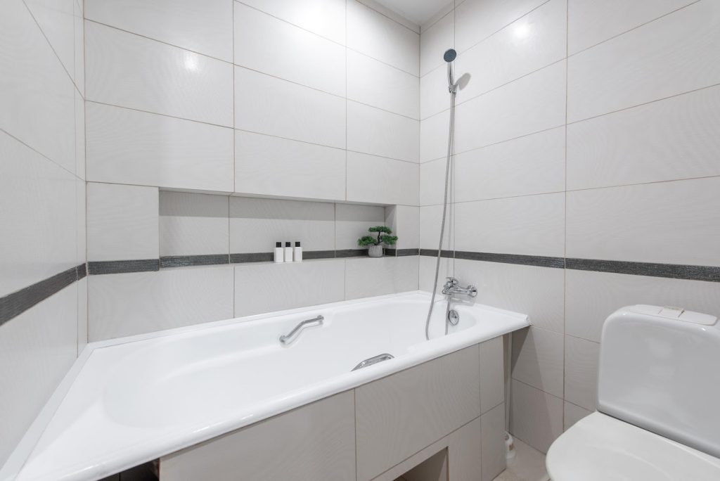 Ukuran kamar mandi dengan bathtub